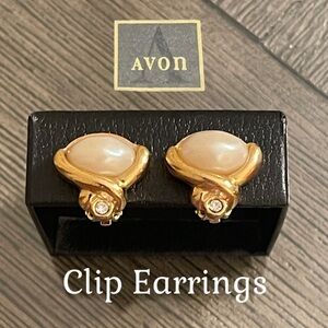 Vintage Avon Pearlessence Collection Gold-tone & Faux Pearl Clip Earrings - 1994